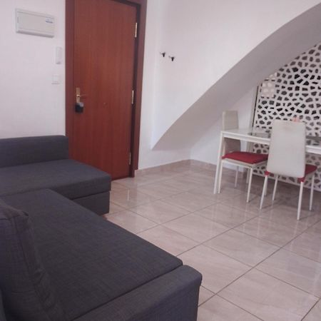 Apartamento Serrano Con Terraza Malaga Bagian luar foto